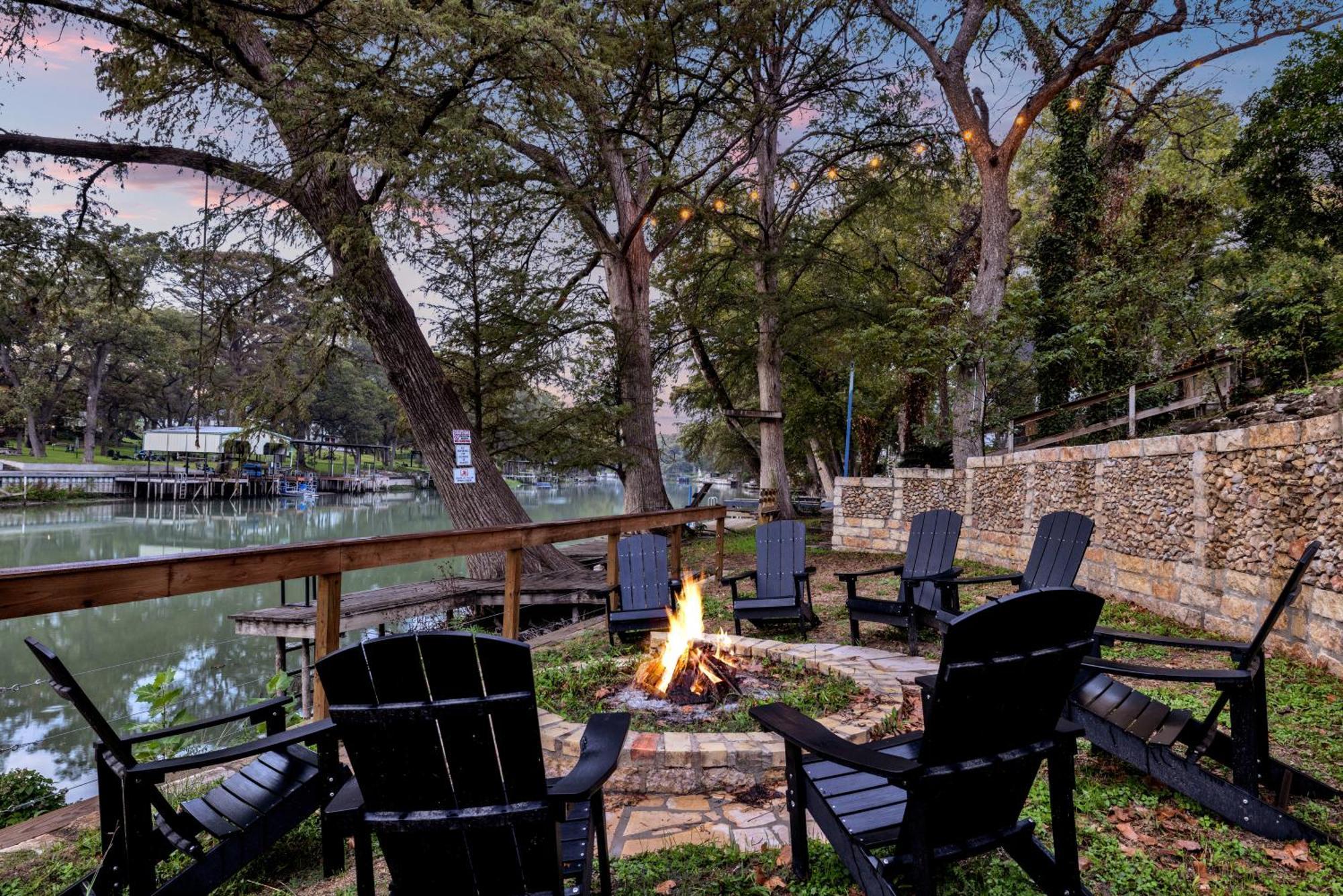 Luxury Lakefront Oasis With Boat Dock-Firepit McQueeney エクステリア 写真